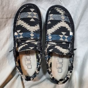 Women's Wendy Aztec Hey Dudes size 7
